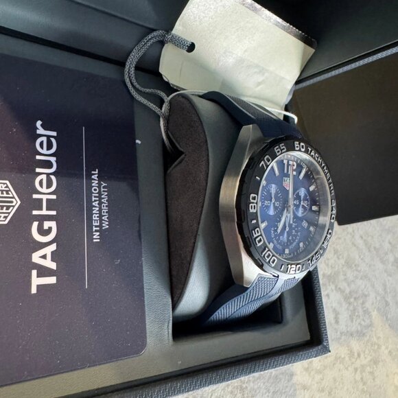 Authentic TAG Heuer Formula 1 Chronograph Quartz Blue Rubber Watch - Picture 5 of 11